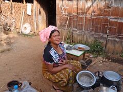 【インレー湖畔】

　村をブラついてたら，何か料理してるので，見せてもらった上に，かき揚げ？のようなものをいただきました