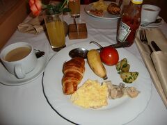 キガリのホテルで朝食を。