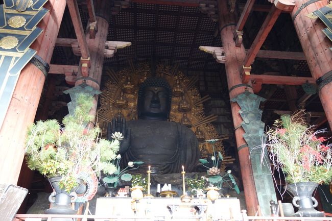 大仏殿が最初に焼かれたのは、平安末期の治承4年12月28日（1181年1月15日）のこと。平重衡の南都焼討である。<br /><br />このとき、攻防の最前線となったのが、東大寺の北に位置する般若寺。この後、訪れる予定だ。<br />