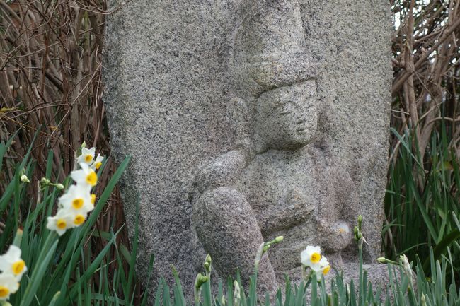 7番　岡寺 如意輪観音。<br />あどけない顔で大胆ポーズ。 <br />