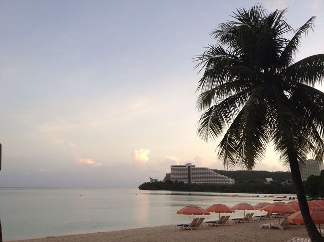 朝市へ行くために早起きをしたのですが、夜中到着ってのもありまだ海を見ていないので早朝の海に行きました(^^)<br />