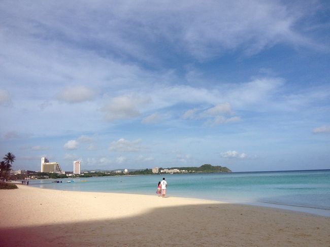 ホテルへ戻りもう一度ビーチへ★<br />朝はまだ日が出ていなかったのでビーチも少し微妙でしたが<br />日が出ていたのですごく海きれかった〜！！