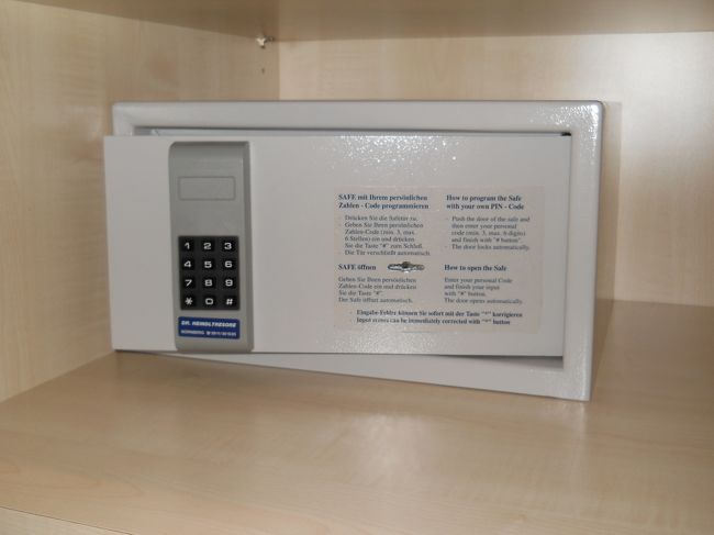 セーフティボックスも室内に。