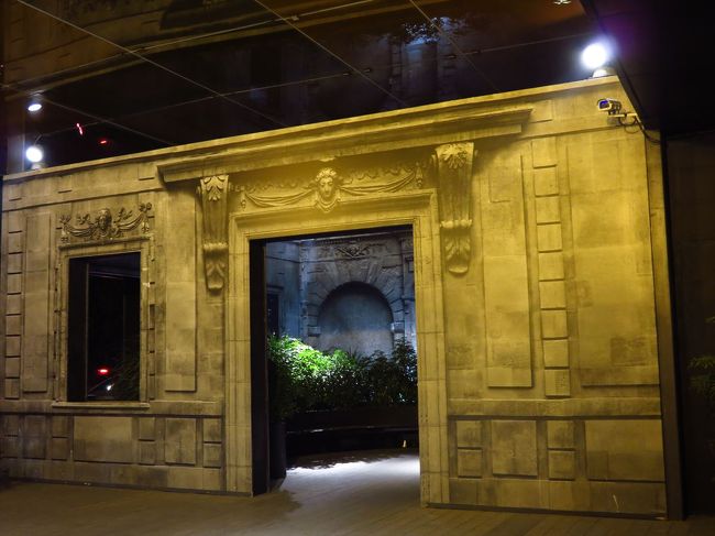 本物かと思ったらハリボテでした。