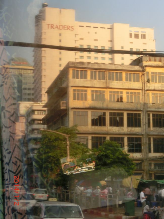 17:00<br />車窓より。ダウンタウンにやってまいりました。