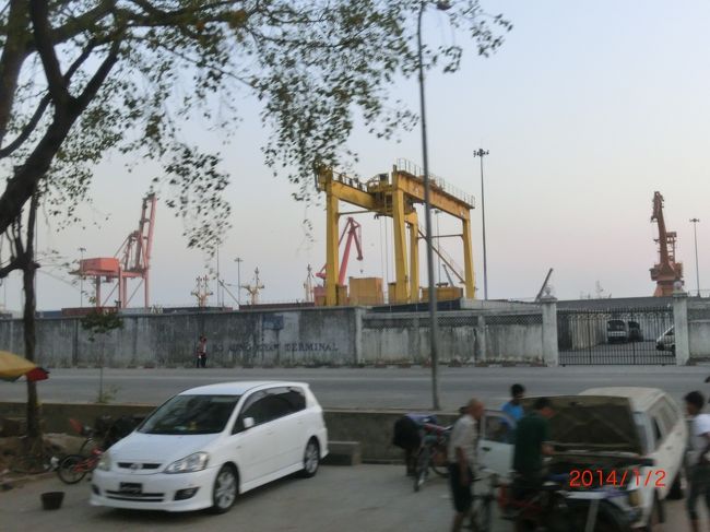 港が近かったのね！そうでした、ヤンゴンは急速に発展している港湾都市でしたね^^