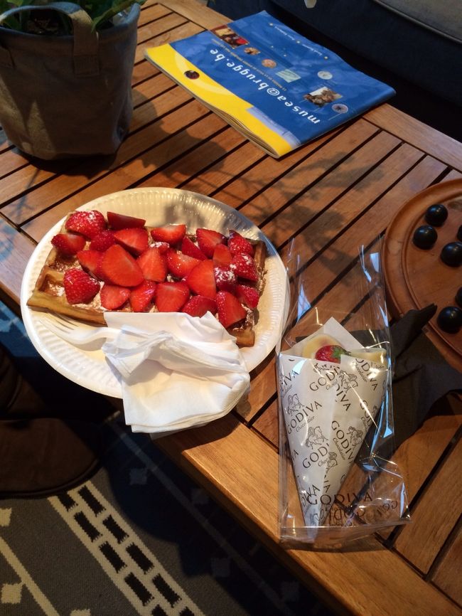 ホテルで食べたワッフルとゴディバ