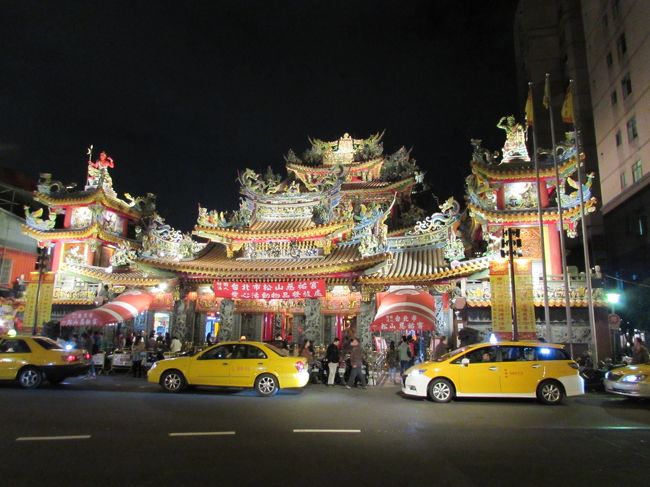 前回来た時はここでお祭りやってて全然気がつかなかったけど、こんな立派なお寺がありました。