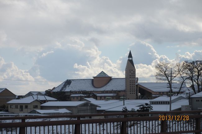 途中に大きな建物がありなんだろうと思っていたら、県立大学でした。
