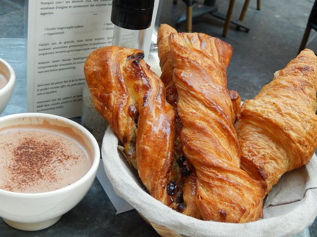 好きなパンとショコラ・ショー