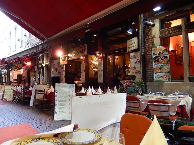 夕食…牛肉のビール煮込みを食べたくて…再び、イロ・サクレ地区へ…