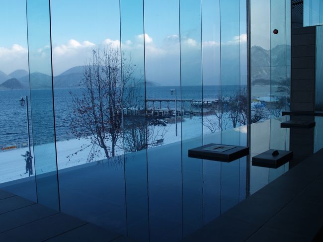 外が少しずつ明るくなった。