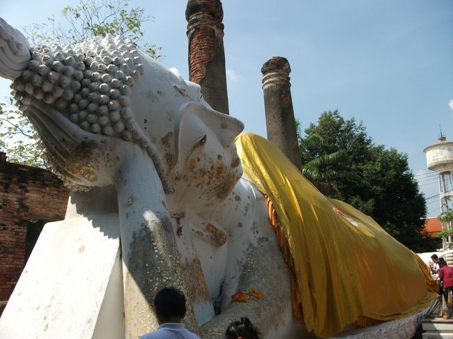 アユタヤ：ワット・ヤイ・チャイ・モンコン<br />涅槃像