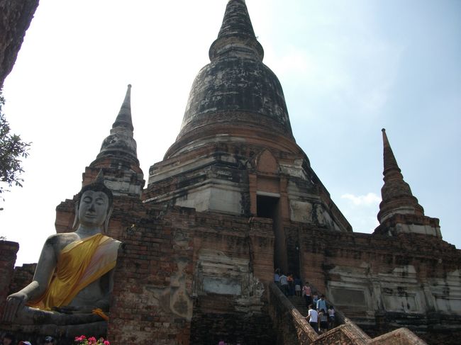 アユタヤ：ワット・ヤイ・チャイ・モンコン<br />仏塔
