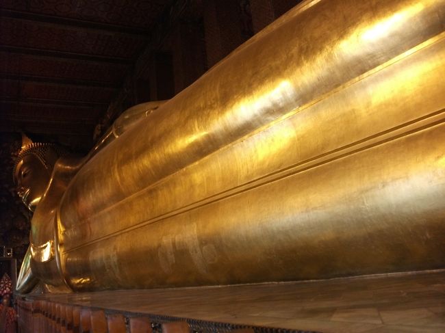 バンコク：ワット・ポー<br />入場料：100バーツ