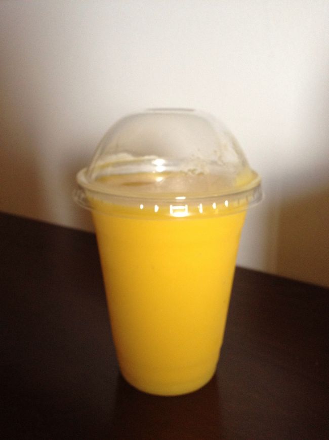 イルカウォッチング後、アウトリガーのカフェでマンゴースムージー飲みました！<br />かなり濃厚で美味しかったです(^^)<br />オススメです☆