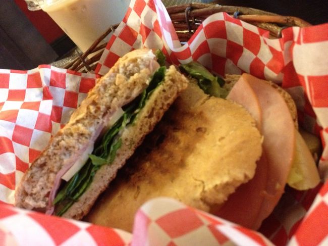 たまたま入ったお店でしたが<br />美味しかったです♪<br />かなりお腹いっぱいなりました！