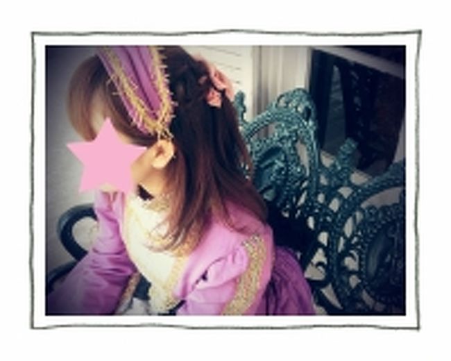 こんな恰好は恥ずかしいけど<br />ここで出会ったりみられたりしても一生ご縁がない方ばかり！！<br />思いっきりなりきってやりました(笑)<br /><br />あ、そうそう服のサイズはとんでもなく大きい方意外は大丈夫そう(^o^)<br />私も丸いですが余裕で着れましたよ！