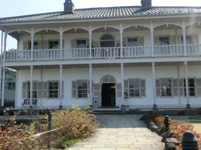 旧三菱第2ドックハウス。<br />もともとは宿舎＆休憩所として建てられたようです。<br />が、休憩所にしては贅沢なつくり過ぎる！