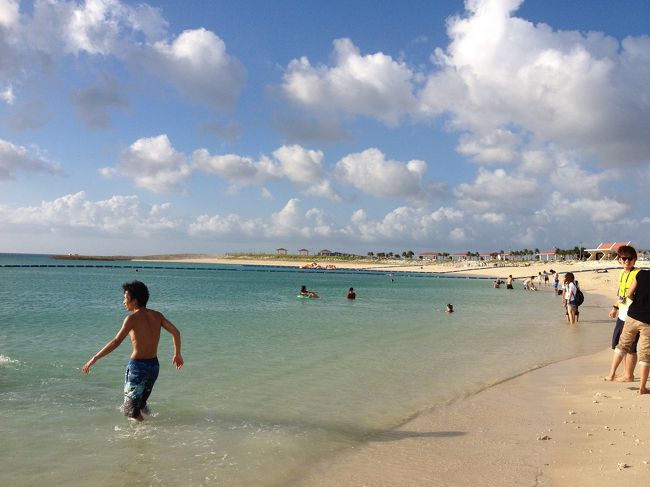 その後近くの豊崎美らSUNビーチへ＊<br />最後足だけ海入れてよかったー！<br /><br />19時35分発ソラシドエアーで神戸まで帰りました(^^)<br />1日目はまさかのハプニングでしたが、<br />3日間楽しすぎました！