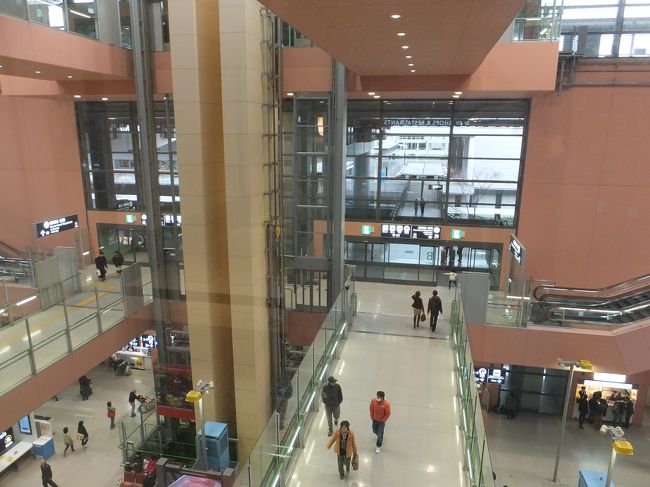 第一ターミナル内部。意外と利用客は少なかった。