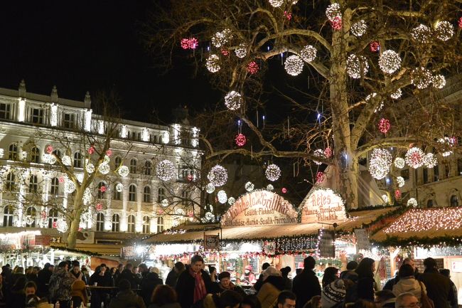 夜のクリスマスマーケット巡り ブダペスト １３ ブダペスト ハンガリー の旅行記 ブログ By Jy さん フォートラベル