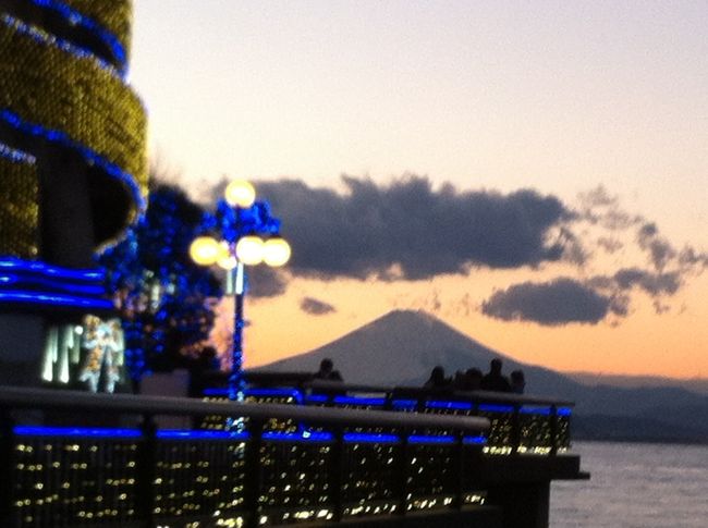 弁天橋を渡って、キラキラの江ノ島に渡ります