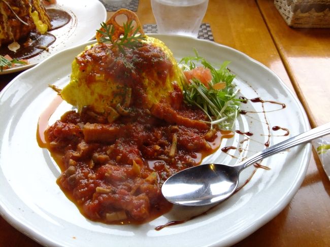 まわりの景色も素晴らしく　四季折々の花も楽しめるようでドッグランもありました。