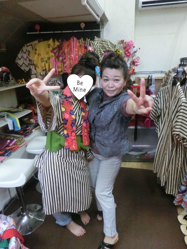 こーんな愛想がよくて素敵なおば様が<br />いっぱいいっぱい写真とってくれます♪<br /><br />本格的とは言えないけど<br />これで１５００円は本当に安いから行ってみてね！