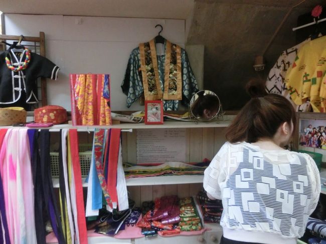 入口はちょっと怪しかったですが、<br />中に入るとマシンガントークの愛想の良い<br />おばちゃんがお出迎え♪<br />ちゃっちゃか仕上げてくれます<br />