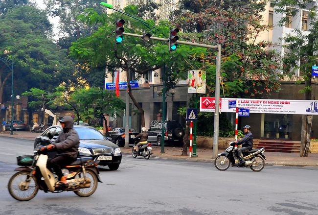 ４輪車が来ても、<br />止まりません。