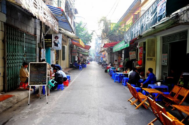 ベトナムでは、<br />朝は外食が一般的です。