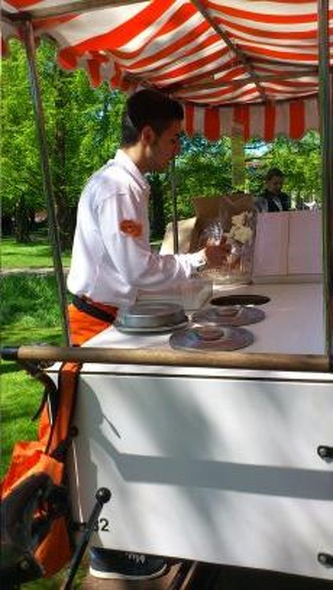 屋台がいくつもありました！はーリングは苦手なので挑戦せず・・・。