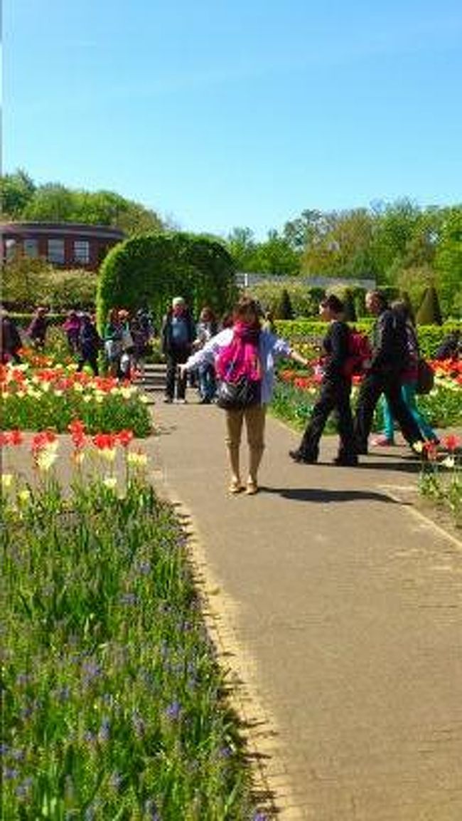 はしゃぎまわる私。