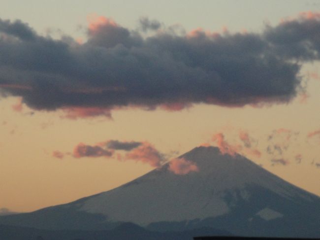 しかし、富士山はいつでもきれいです。<br />こんな夕焼け時を撮れるのは私としてはなかなか無いチャンス