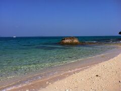 遠くに西表島が見えています。
