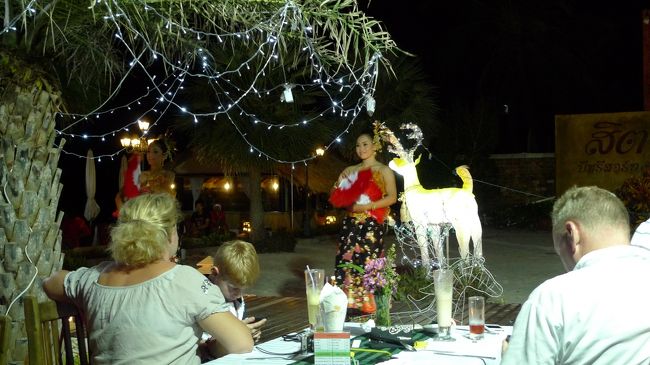 他のホテルから立ち見が出ていました。