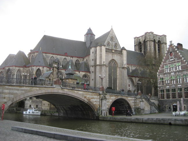 写真に撮ると大きさが分からないのが残念（−0−；）<br /><br />聖ミヒエル教会