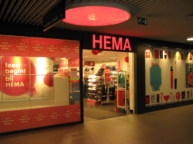 デパートの中にあったオランダの無印良品的存在　HEMA　でお買い物<br />お土産用のチョコをゲット<br />