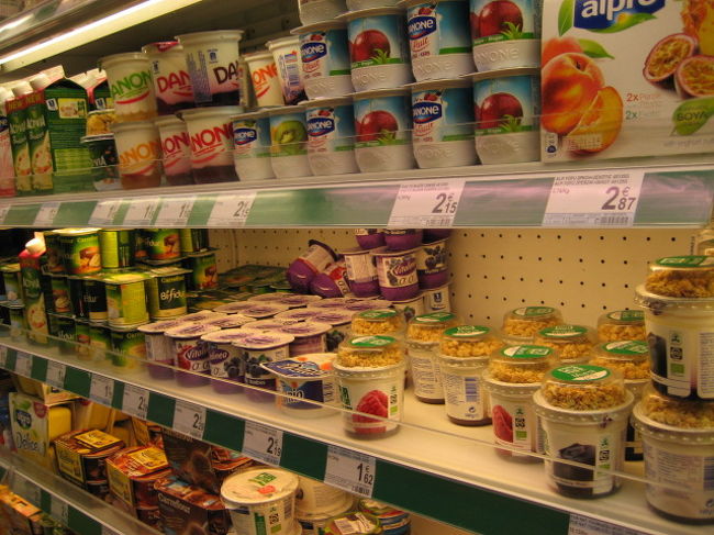 中華系のスーパーでお買い物した後は地元系スーパーでお買い物<br /><br />やっぱチェックは大好きなヨーグルト（*＾◇＾*）ｖ