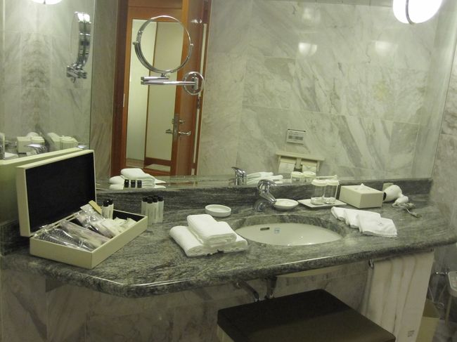 エグゼクティブフロアはアメニティがちょっと豪華らしいです（たぶん）。<br /><br />タオルはハンド、フェイス、バスタオル共に三枚ずつありました。