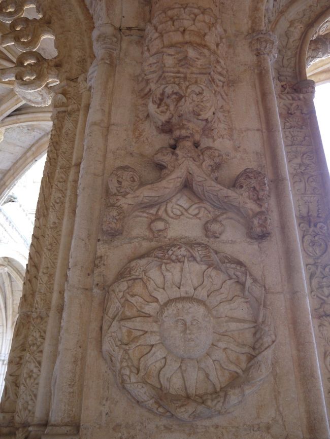 こっちも。<br />ちょっとフリーメーソンぽいような気もするけど。