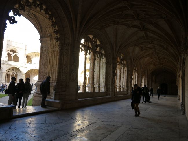 南蛮貿易の富をつぎ込んで作られた修道院。<br />その豪華さを堪能する。