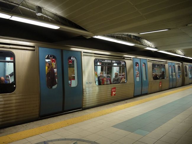 カイス・ド・ソドレ駅からロシオ駅まではメトロで移動。<br /><br />この前日の旅行記は↓<br />http://4travel.jp/travelogue/10849330