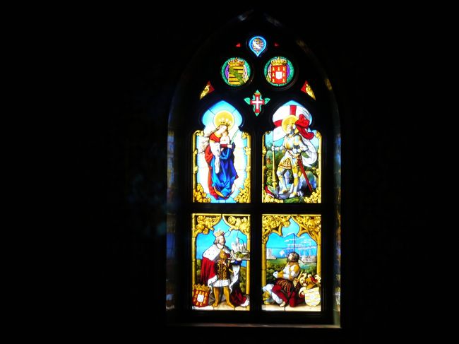 ステンドグラスもきれい。