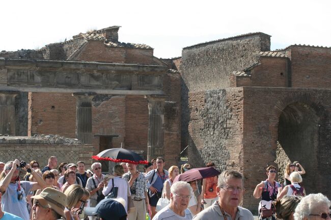 2013秋、イタリア旅行記2(9/53):9月26日(5):ポンペイ(5):市場 2013秋、イタリア旅行記2(9/53):9月26日(5):ポンペイ(5):市場