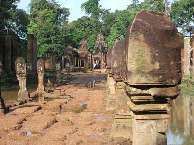 バンテアイ・スレイ：参道