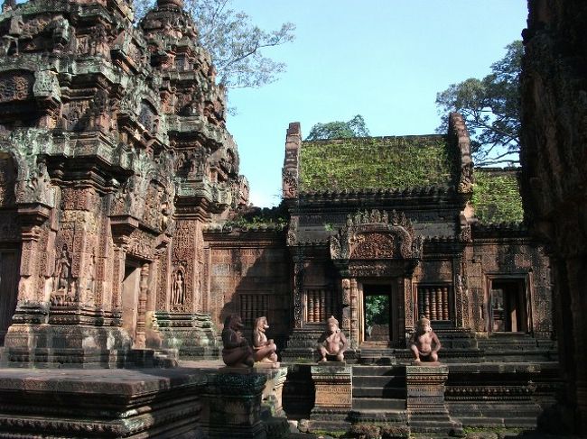 バンテアイ・スレイ：中央祠堂