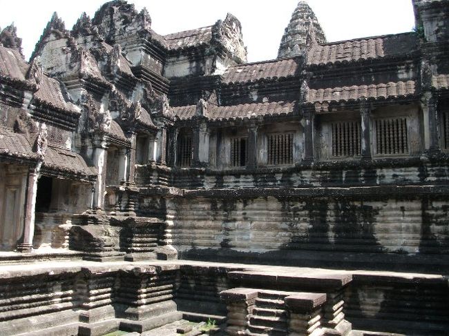 アンコール・ワット：十字回廊