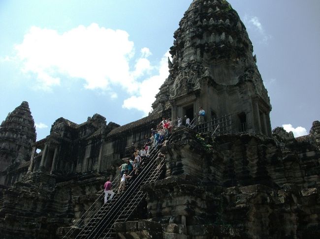 アンコール・ワット：第3回廊への階段
